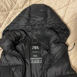 Zara Sleeveless Black Puffer with Hood